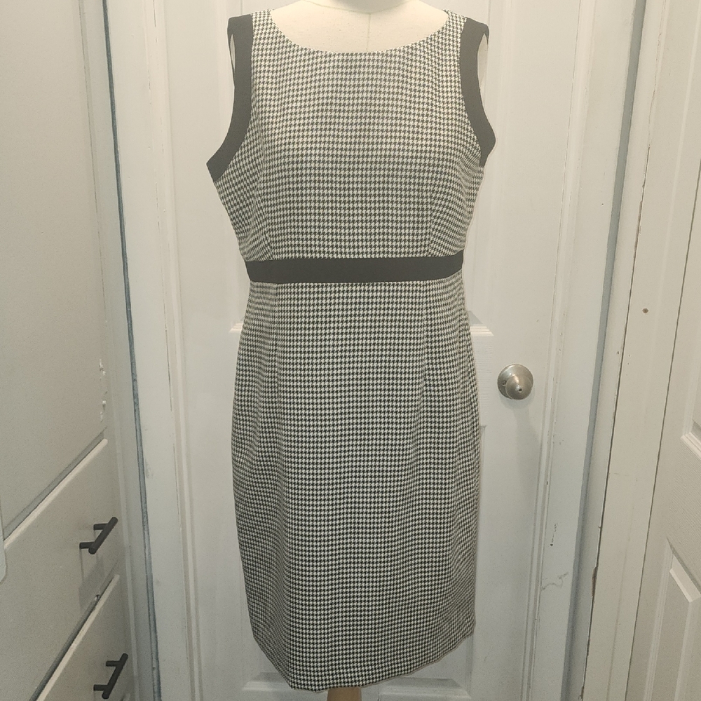 Kasper Black and White Checkered Midi Dress